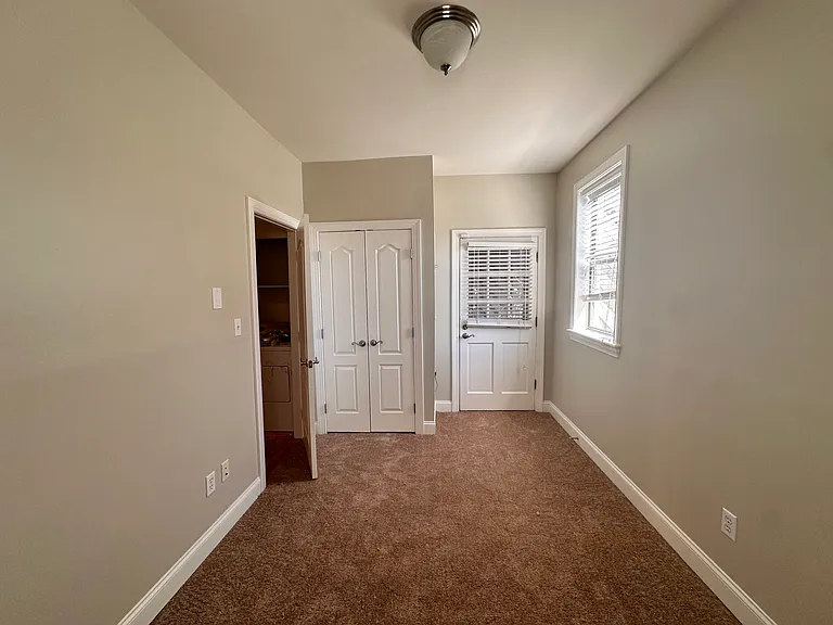 324 Lindsay St — Photo 15