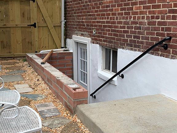 Basement w/ independent exit.