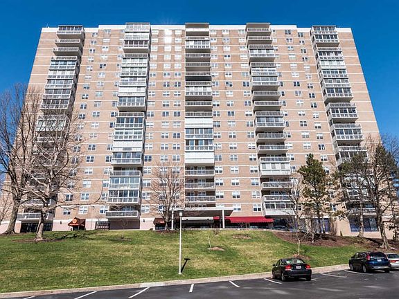 2nd image of 2444 Madison Rd Unit 502