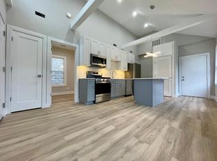1121 N Wood St #2R, Chicago, IL 60622