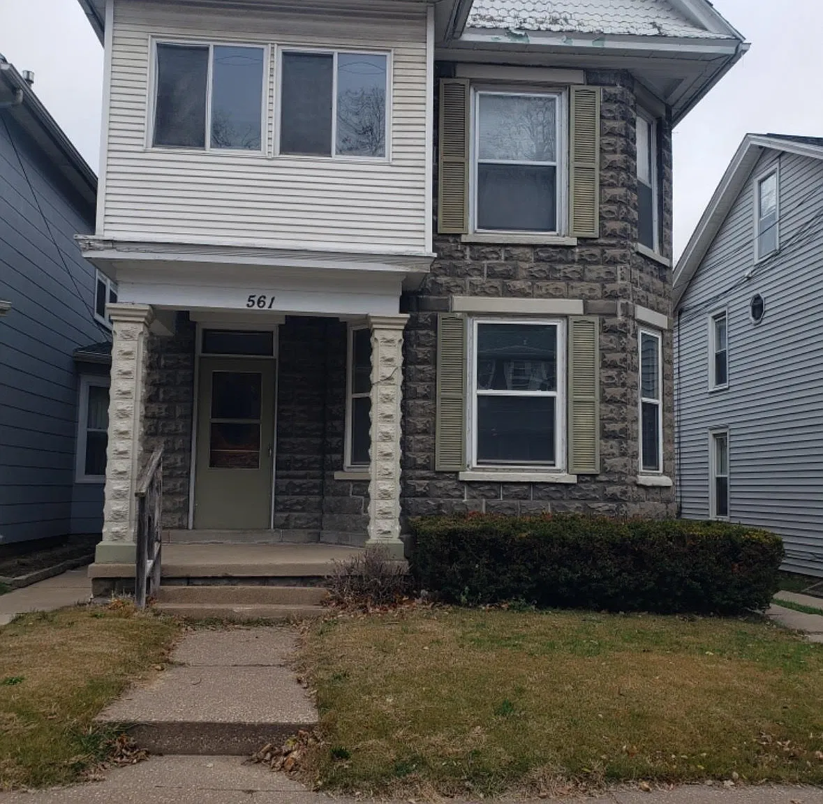 2 bed, 1000 sqft, $995 — Photo 1