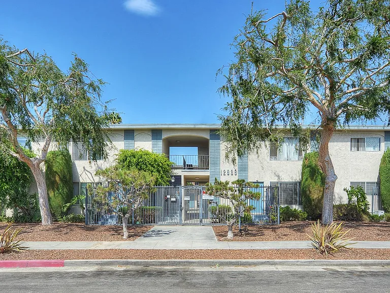 12939 Bonaparte Ave — Photo 16