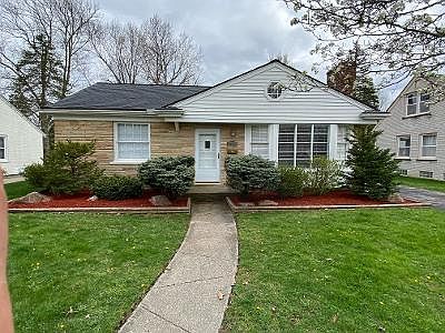 1st image of 15737 Buckingham Ave