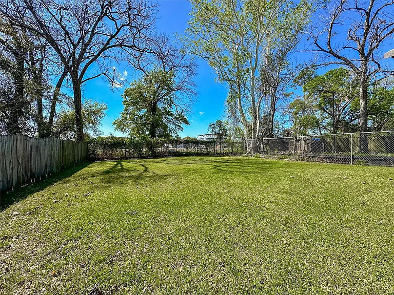 132 Grothe Ln — Photo 36