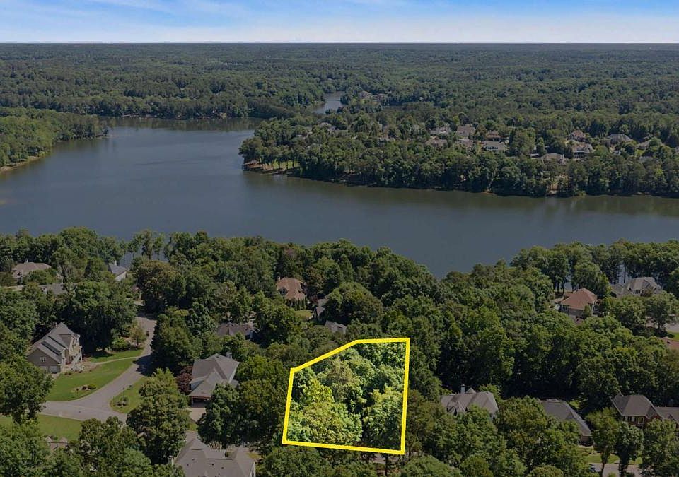 1st image of 810 Southern Shore Dr