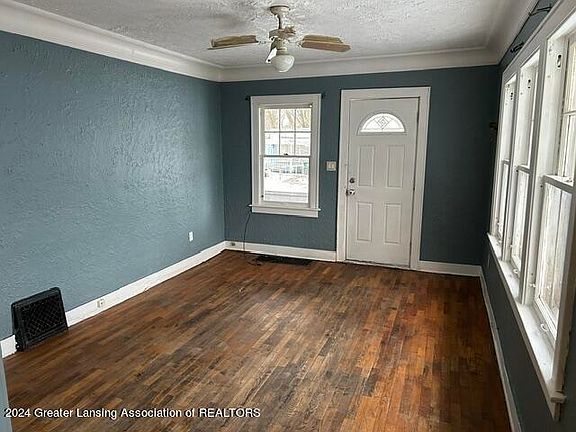 2nd image of 610 S Magnolia Ave