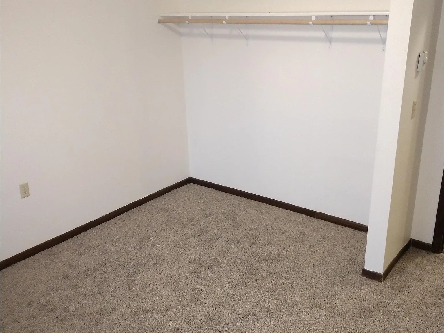 Rolling Hills Apartments - 2 — Photo 3
