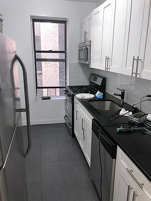 Rented by Dynamik Realty | media 10