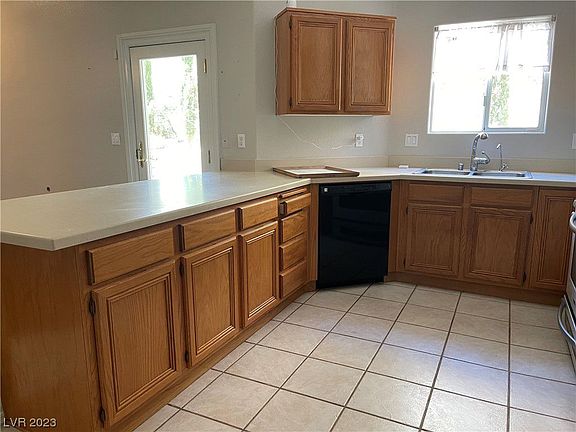 4th image of 1035 Charlene Ct