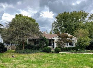 29016 Edgewood Rd, Bay Village, OH 44140