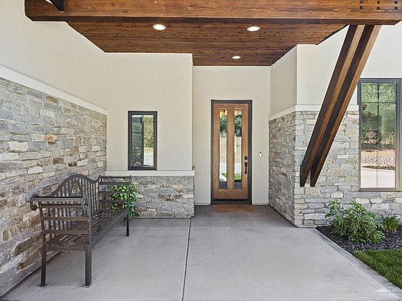 3rd image of 27300 Stirrup Way