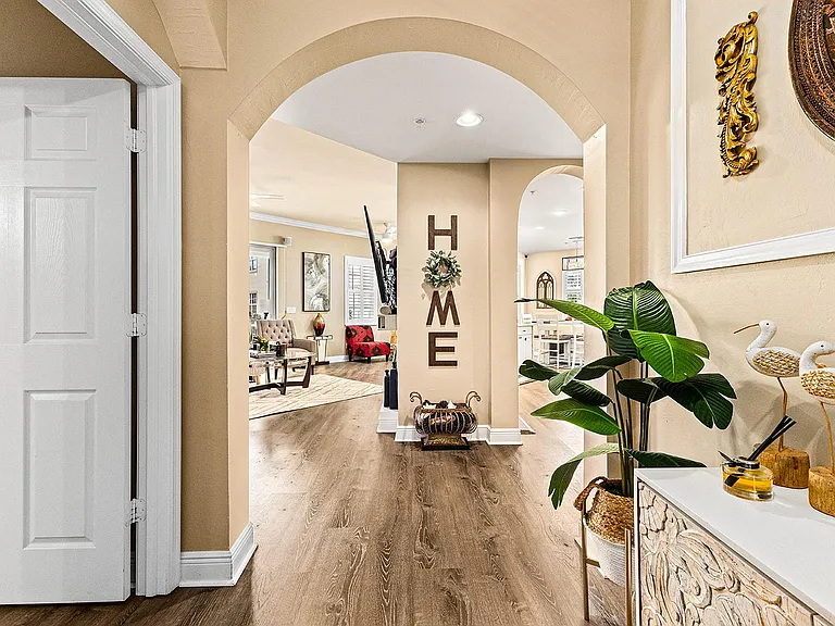 14121 Cambridge Dr #104 — Photo 4
