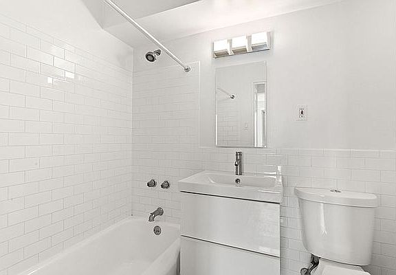 5th image of 175 W 12th St APT 11K