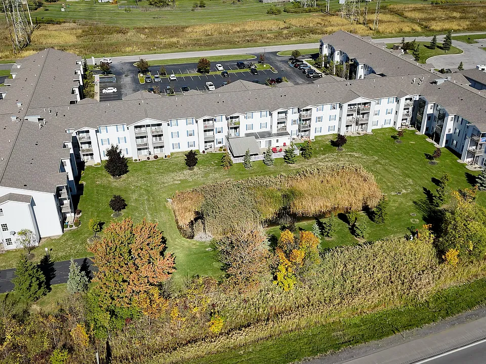 Crestmount Square Senior Apartments