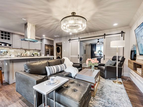 5th image of 4803 Junius St #102