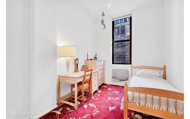 Sold by Douglas Elliman | media 18