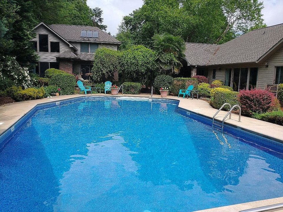 1st image of 182 Deerwood Ln