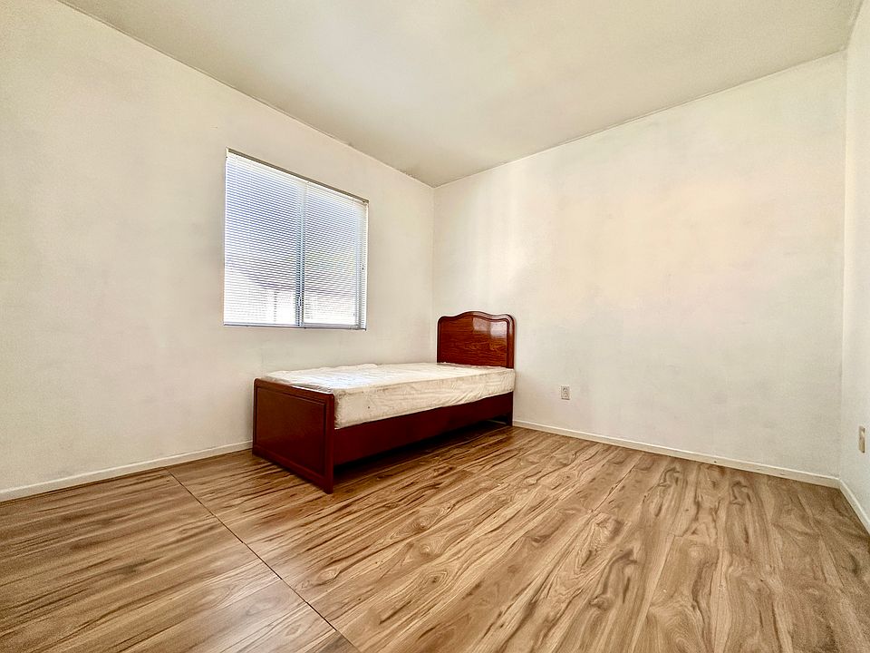 bedroom #1