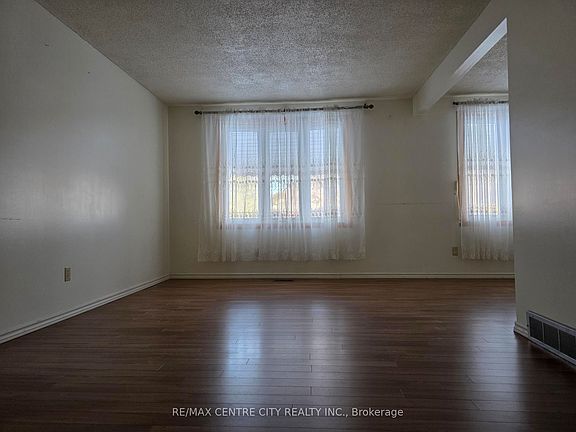 3rd image of 405 Rippleton Rd