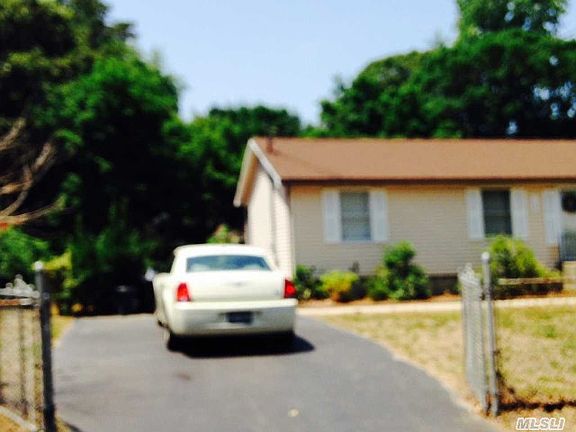 2nd image of 114 N Evergreen Dr