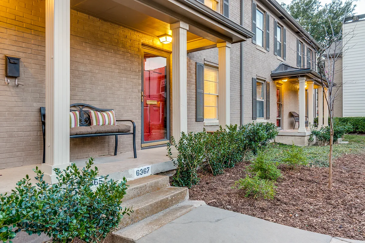 Building Photo - 6367 Oriole Dr