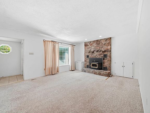 4th image of 127 Wilshire Rd