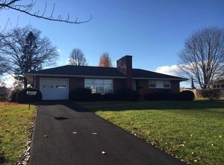 204 Mount View Dr, Staunton, VA 24401