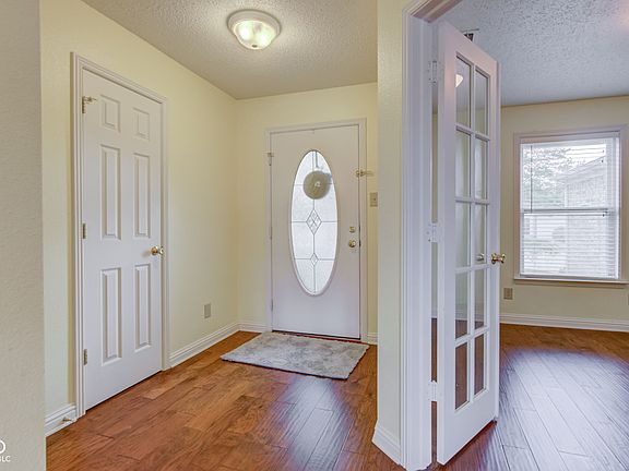 3rd image of 5707 Grassy Bank Dr