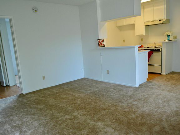 3rd image of 17821 Halsted St #39