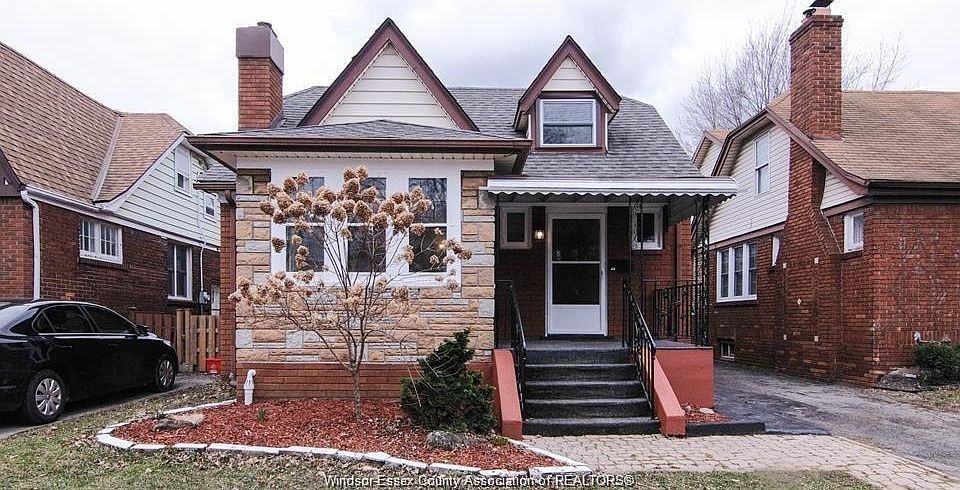 1st image of 2995 Randolph Ave