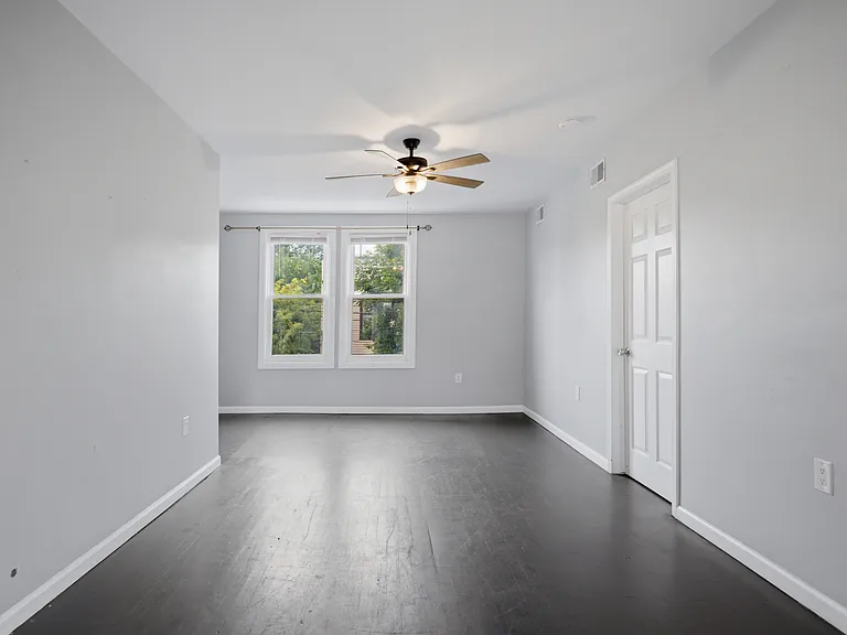 71 E 22nd St #2 — Photo 10