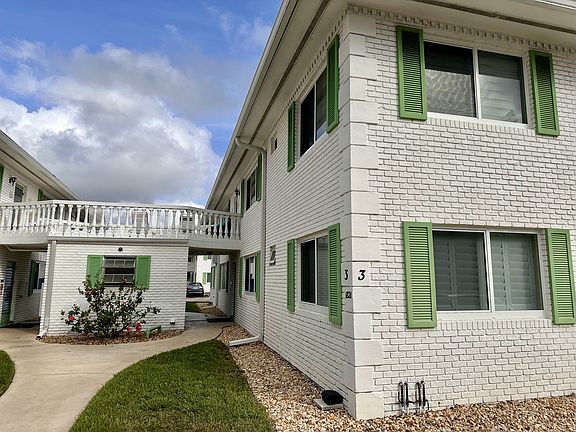 2nd image of 1821 NE 62nd St APT 329
