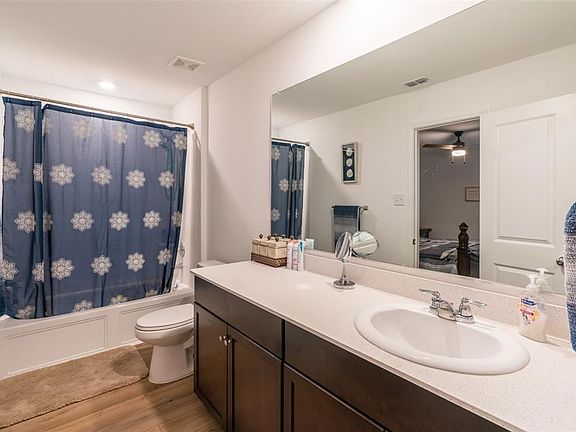 3rd image of 5313 Lavender Dr