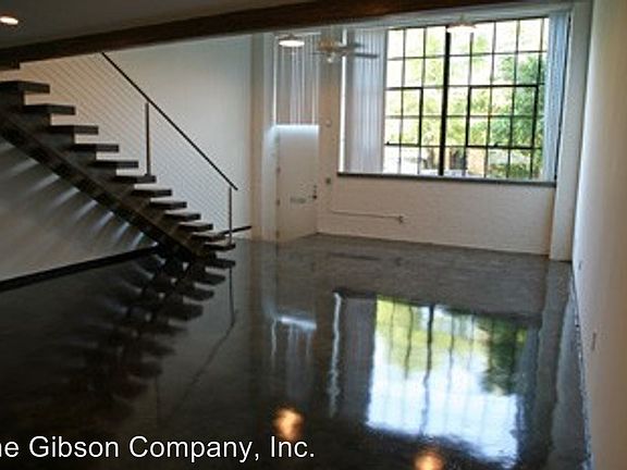 2nd image of 4139 Commerce St Ste 102