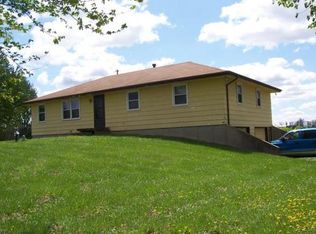 22605 W 199th St, Spring Hill, KS 66083