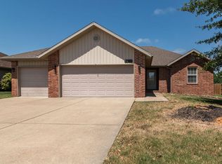 1913 E Overland Dr, Ozark, MO 65721