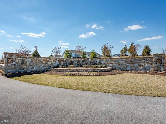 5th image of 2944 Levee Dr
