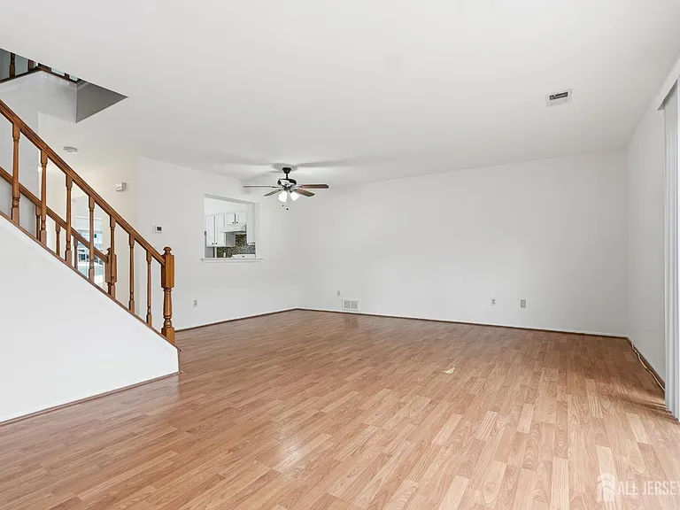 374 Aldeburgh Ave — Photo 7