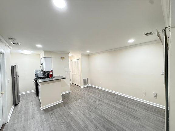 3rd image of 431 Meade Ct #431