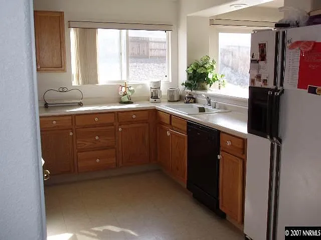 3 bed, 1446 sqft, $2,400 — Photo 4