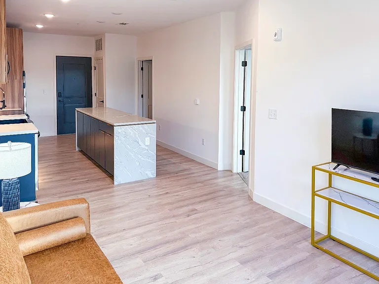 1838 Washington St #2 — Photo 2