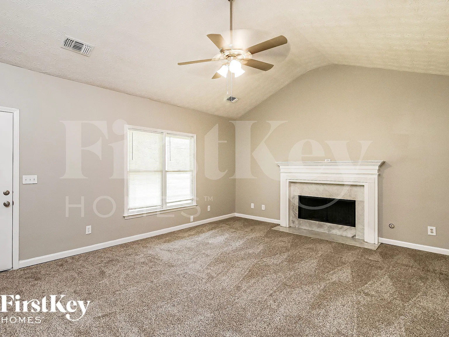 3 bed, 2.0 bath, 1243 sqft, $1,890 — Photo 3