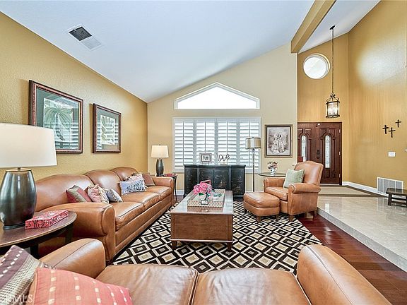 2nd image of 2715 Tulip Tree Ln