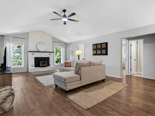 27 Wimbledon Way, Bella Vista, AR 72715