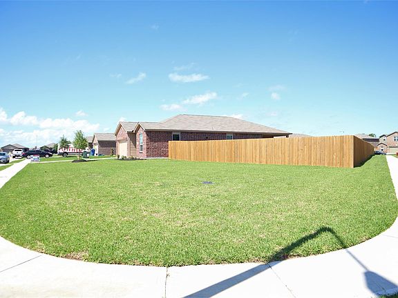 3rd image of 2220 Lagan Ln