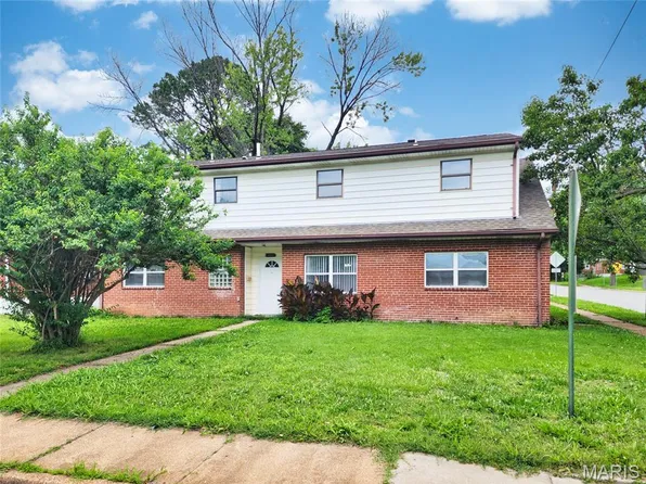 8201 Braddock Dr, Saint Louis, MO 63132