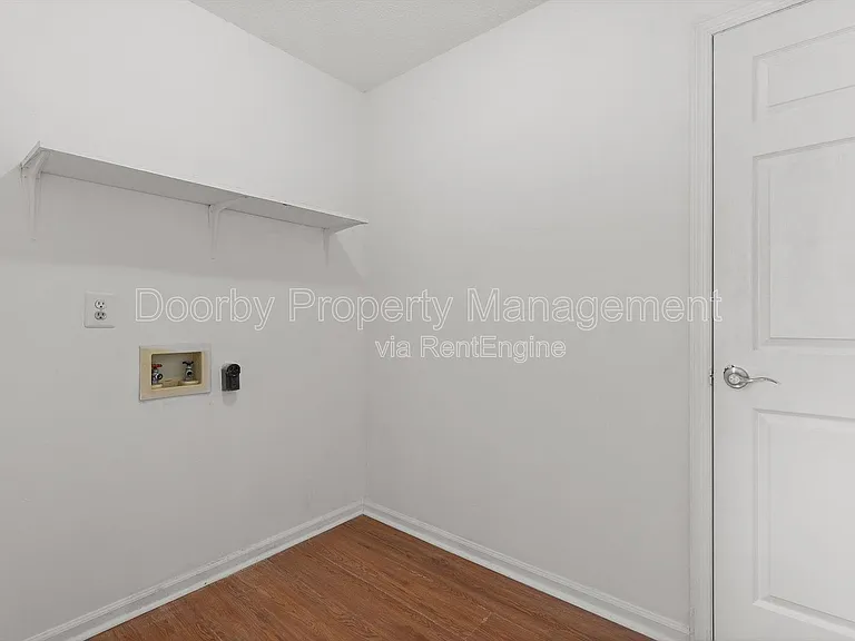 7701 Diamondhead Dr — Photo 32