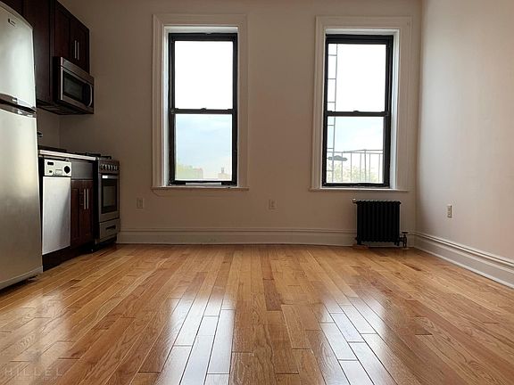 4th image of 2181 38th St APT 17