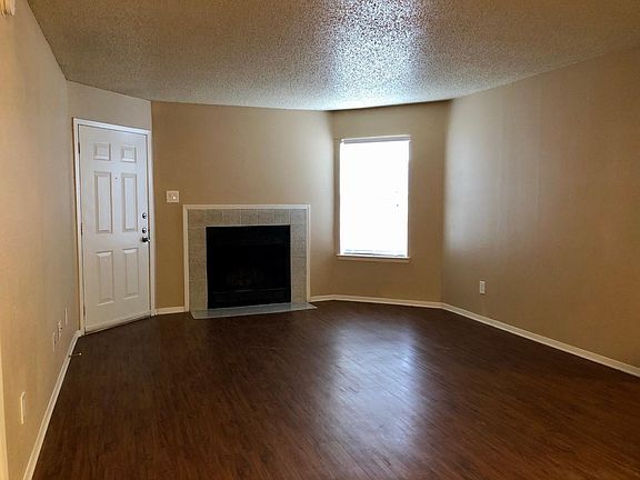 3rd image of 410 Audra Ln APT B