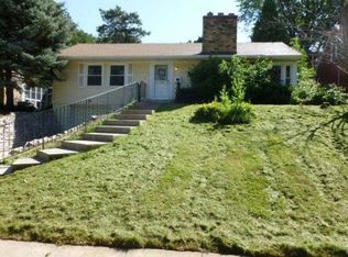 676 Sumner St, Saint Paul, MN 55116